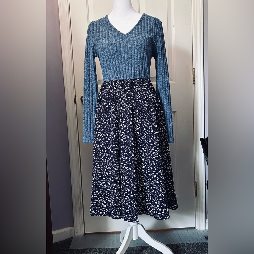SHEIN A-line Dress with Floral Print Bottom Solid Top Size Small